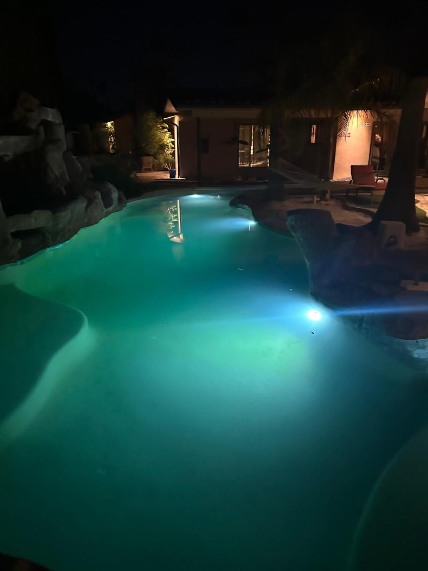 Warm Sands Villa-Moving River/Island Palm Springs Exteriör bild
